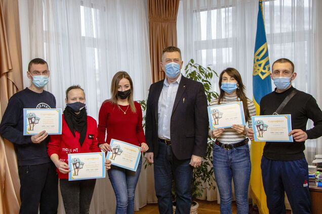 В Днепровском горсовете семь детей получили сертификаты на приобретение собственного жилья за счет государственной субвенции