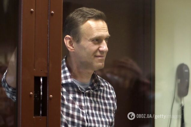 Навального отправили в колонию: суд в Москве принял решение