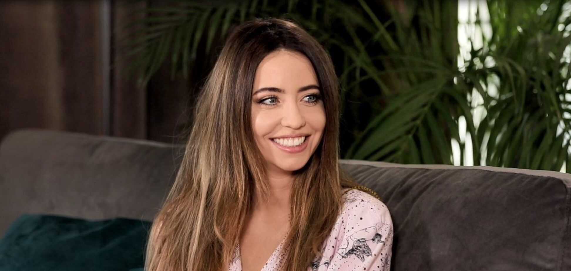 Дорофеева устроила постельную фотосъемку в откровенных позах