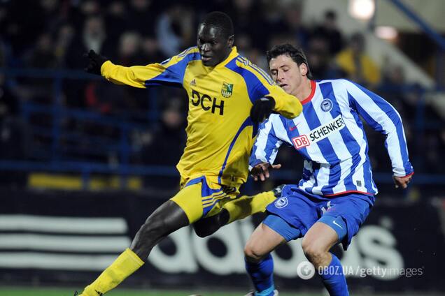 Папа Гуйе из 'Металлиста' против 'Герты'