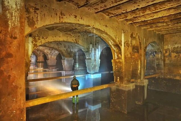 Гигантское подземное сооружение находится всего в пару шагах от Крещатика