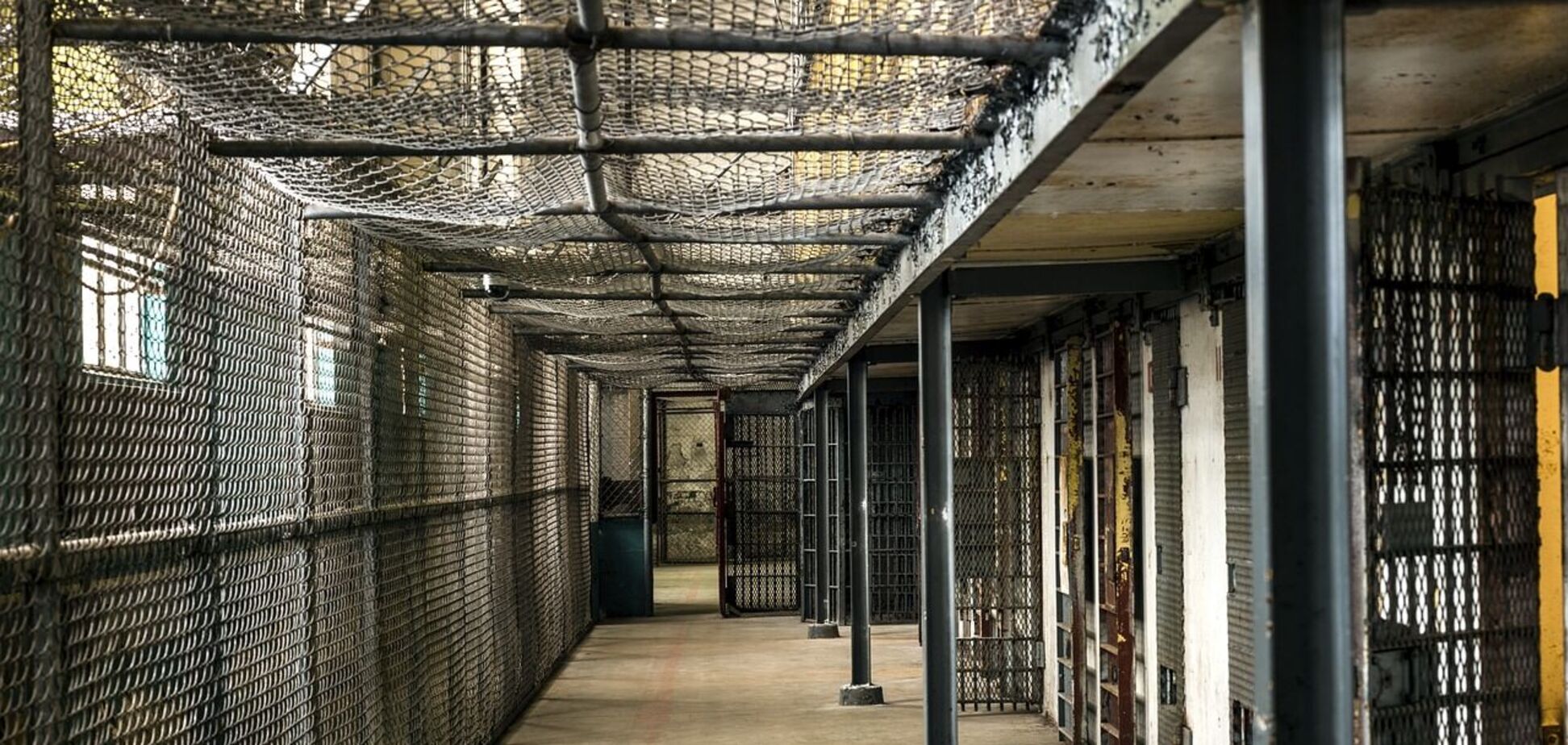 У російській колонії жорстоко катували в'язнів: один із них помер. Нове відео 18+