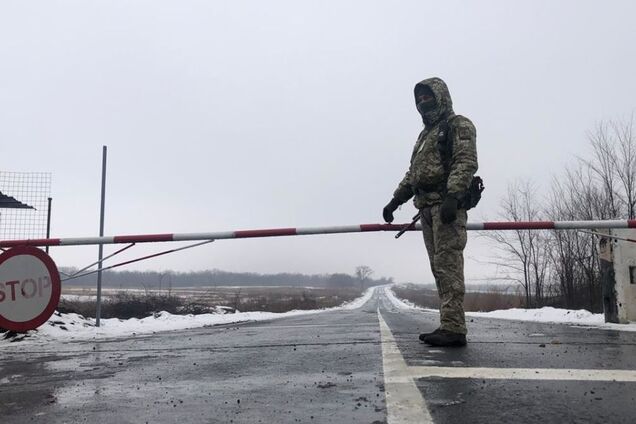 Забастовки в ОРДЛО: стоят на коленях и поют хвалу Путину