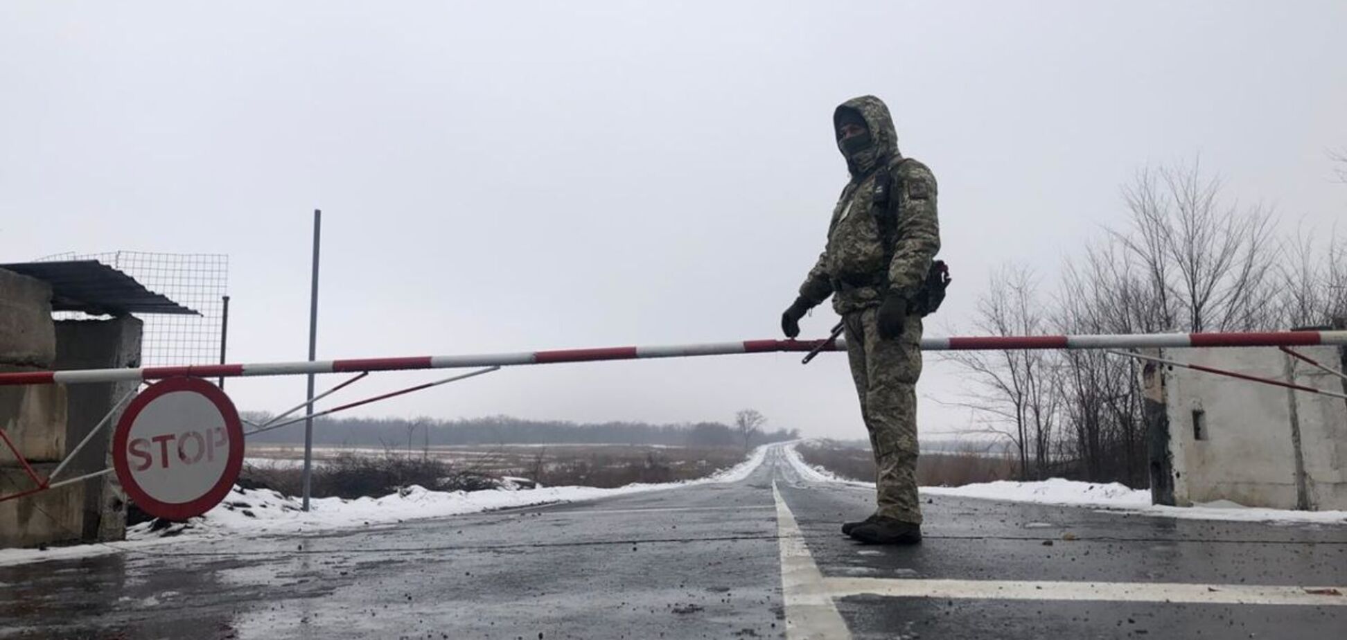 Забастовки в ОРДЛО: стоят на коленях и поют хвалу Путину