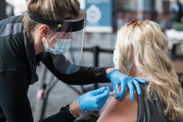 Какие страны вводят 'паспорта' вакцинации: список и даты