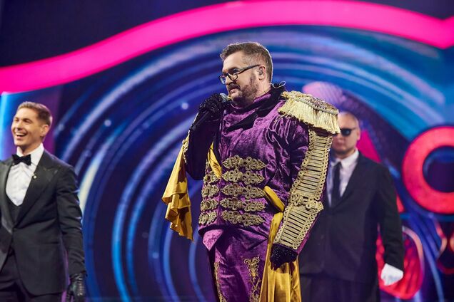 Александр Пономарев в образе Льва на шоу 'Маска'