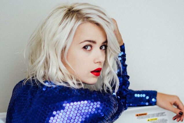 Певица Мика Ньютон