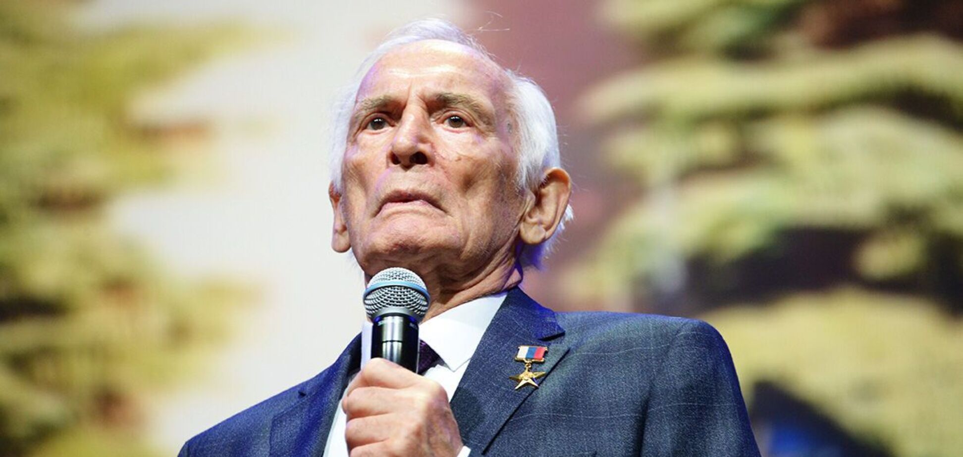 Василий Лановой