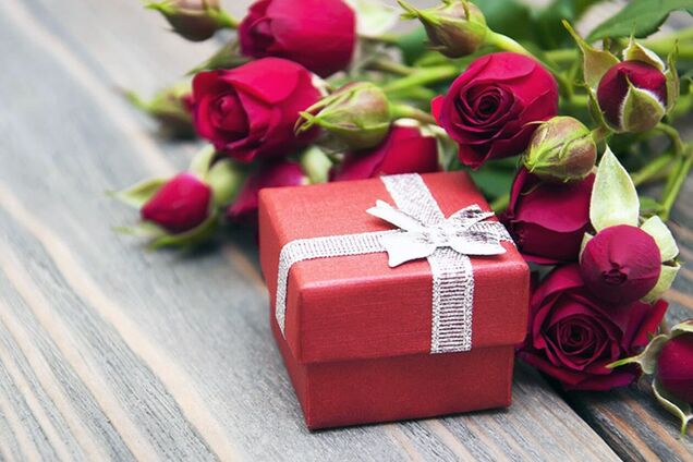 OBOZREVATEL собрал лучшие акционные предложения для подарков на День влюбленных
