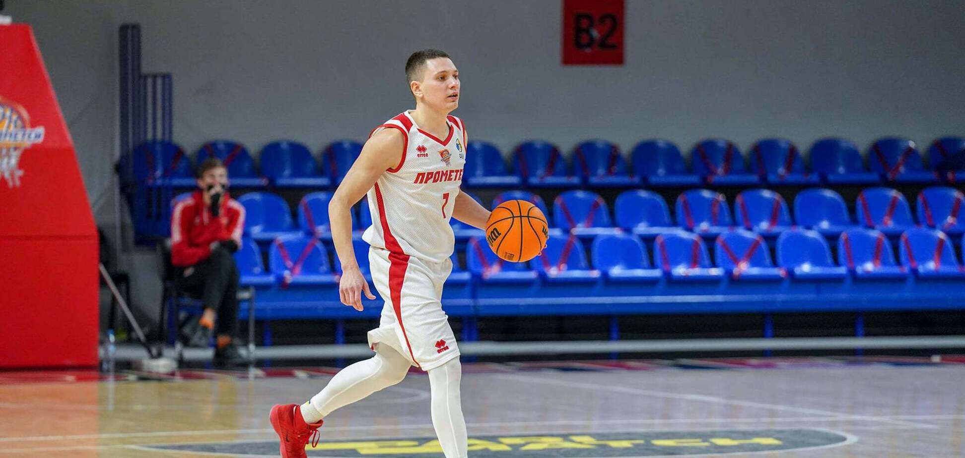 Денис Лукашов