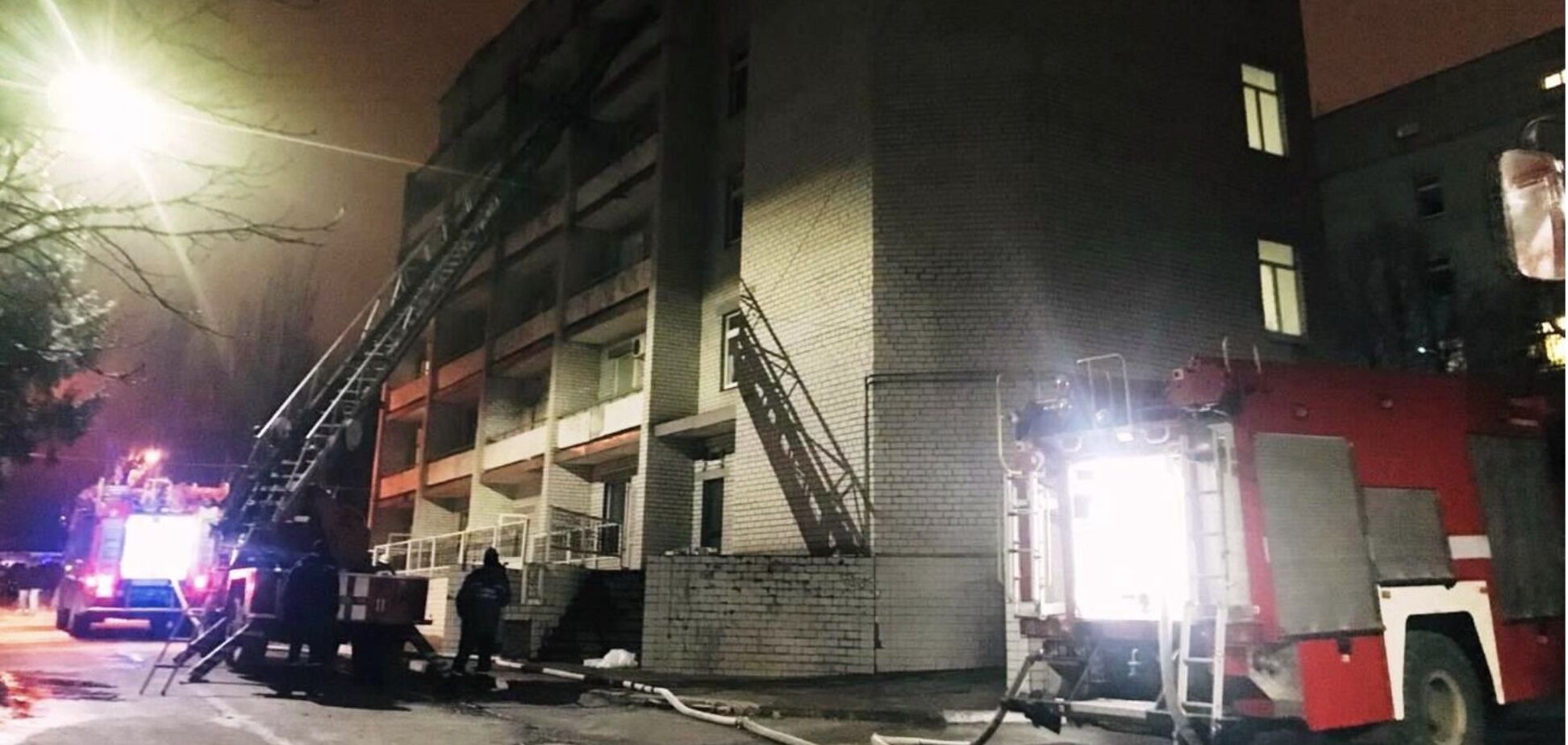 Сотруднику горевшей больницы в Запорожье сообщили о подозрении