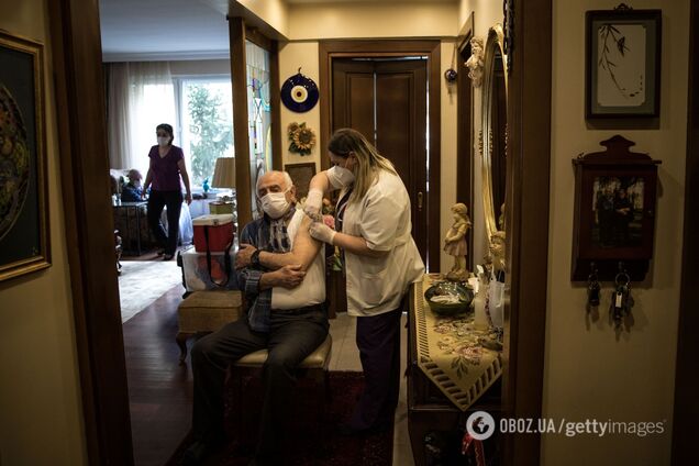 Во второй половине февраля возможна вспышка заболеваемости COVID-19, – инфекционист