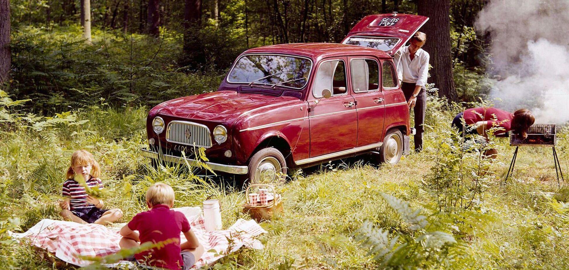 Renault відзначає 60-річчя моделі 4L
