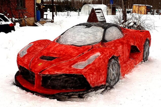 Ferrari из снега создали в Литве | Новости | OBOZ.UA