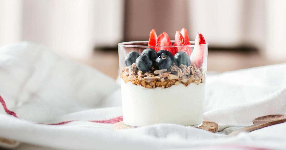 Чи можна їсти йогурт щодня?