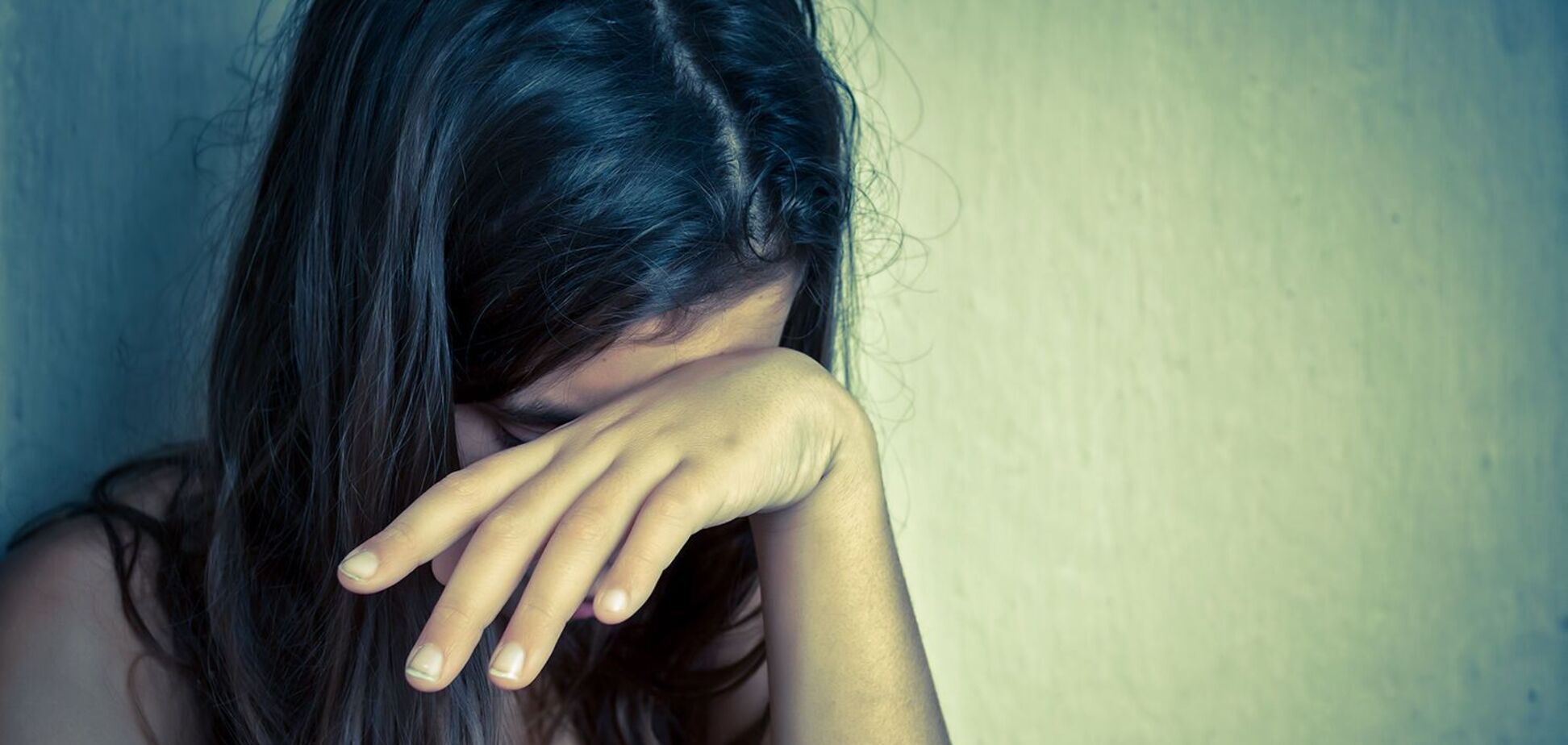 Тренер приставал к своей несовершеннолетней подопечной