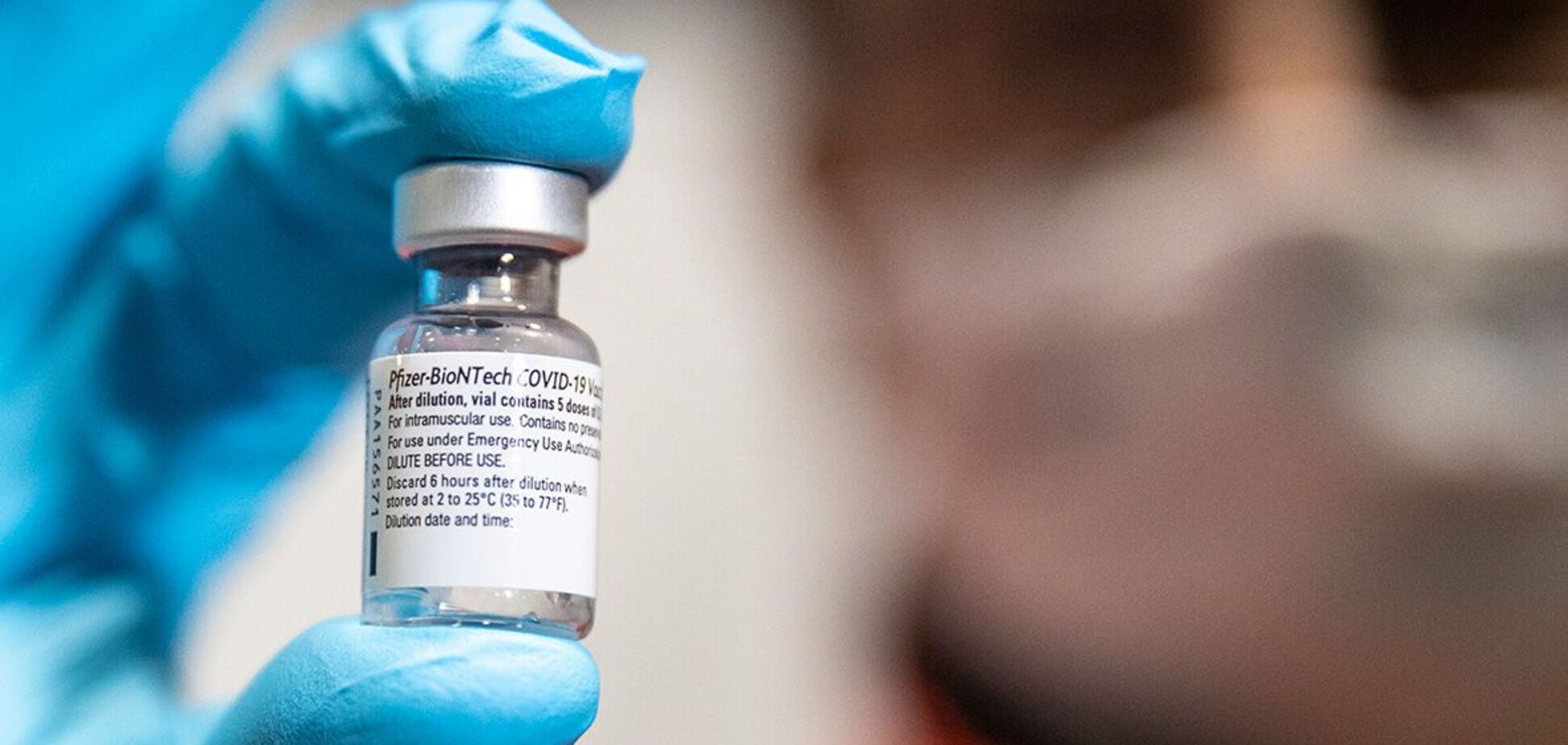 В ОП назвали терміни поставки першої партії вакцини Pfizer в Україну