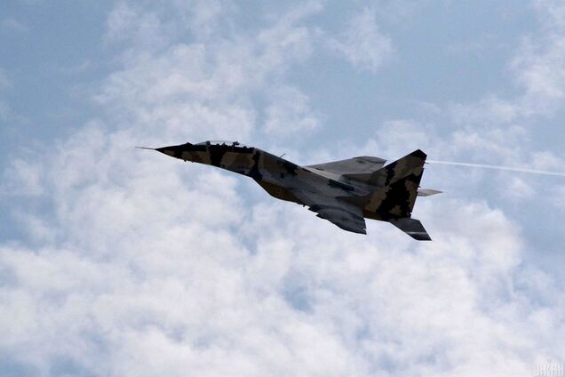 Под Киевом случилось резонансное ДТП с военным самолетом