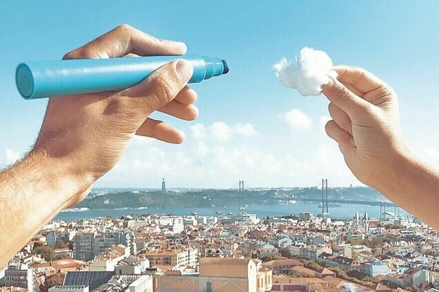 Художник розмалював небо