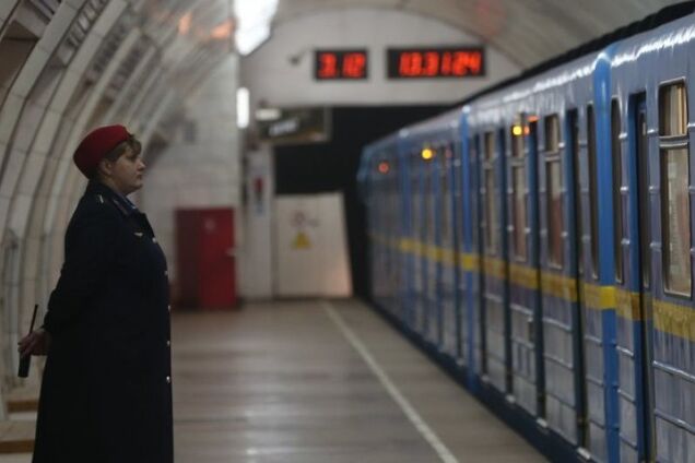 Щодня метрополітен перевозить сотні тисяч пасажирів