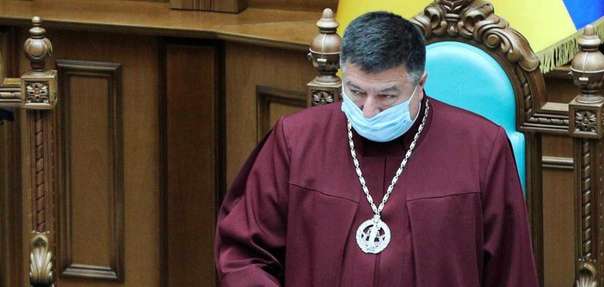 На отстраненного главу КСУ Тупицкого продолжают распределять дела