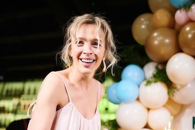 Фролова показала знімки з архівної фотосесії