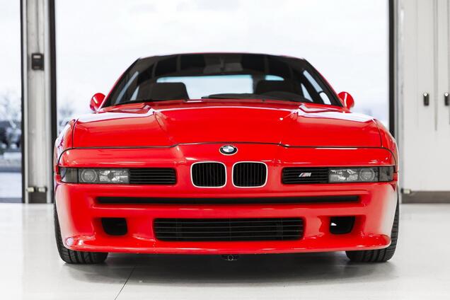 BMW вернула к жизни спорткупе M8 1990 года