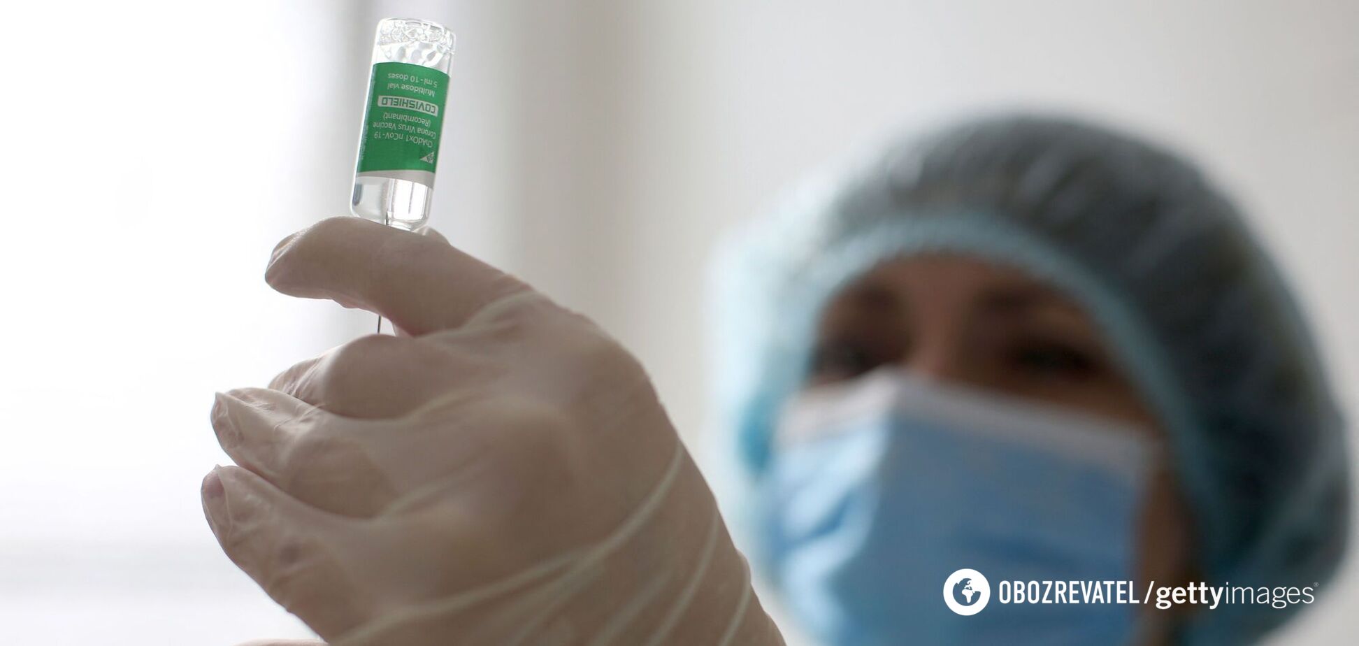 Лікар з Києва уточнив тонкощі вакцинації медиків від COVID-19. Відео