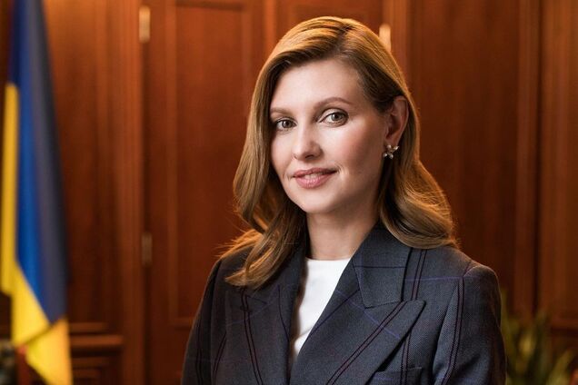 Зеленская появилась на публике в стильном наряде