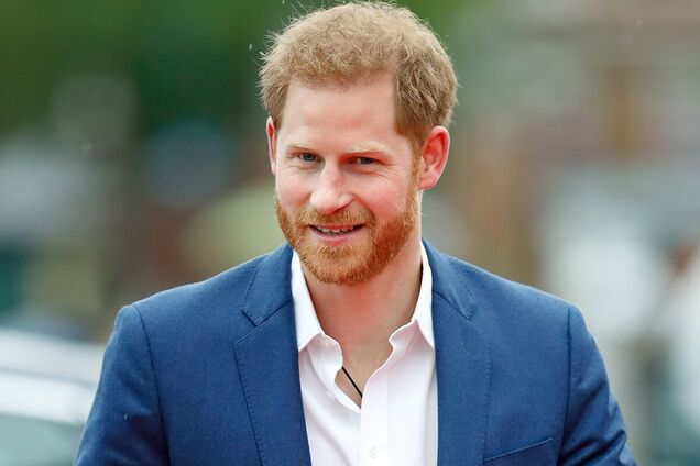 Принца Гарри раскритиковали из-за фирменного серого костюма