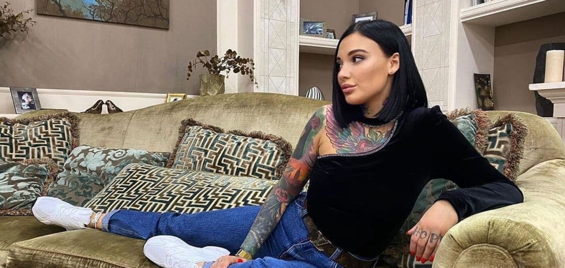 Порноактриса Адель рассказала о запретах в 'Холостяке'