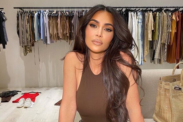 Кім Кардаш`ян поділилася пікантними фото