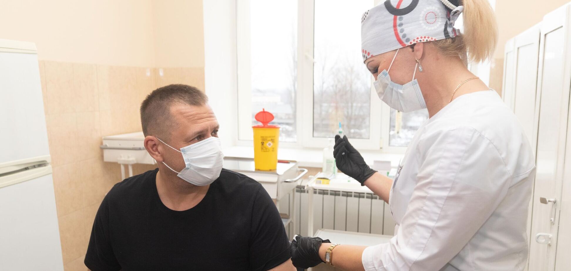 Борис Филатов вакцинировался от COVID-19