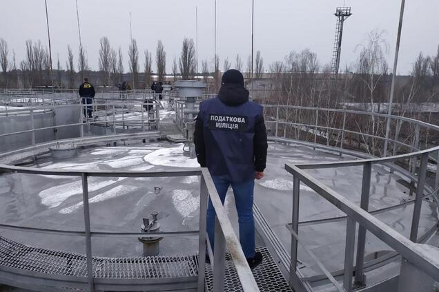 ДФС в Кировоградской области провели обыски на территории одной из нефтебаз