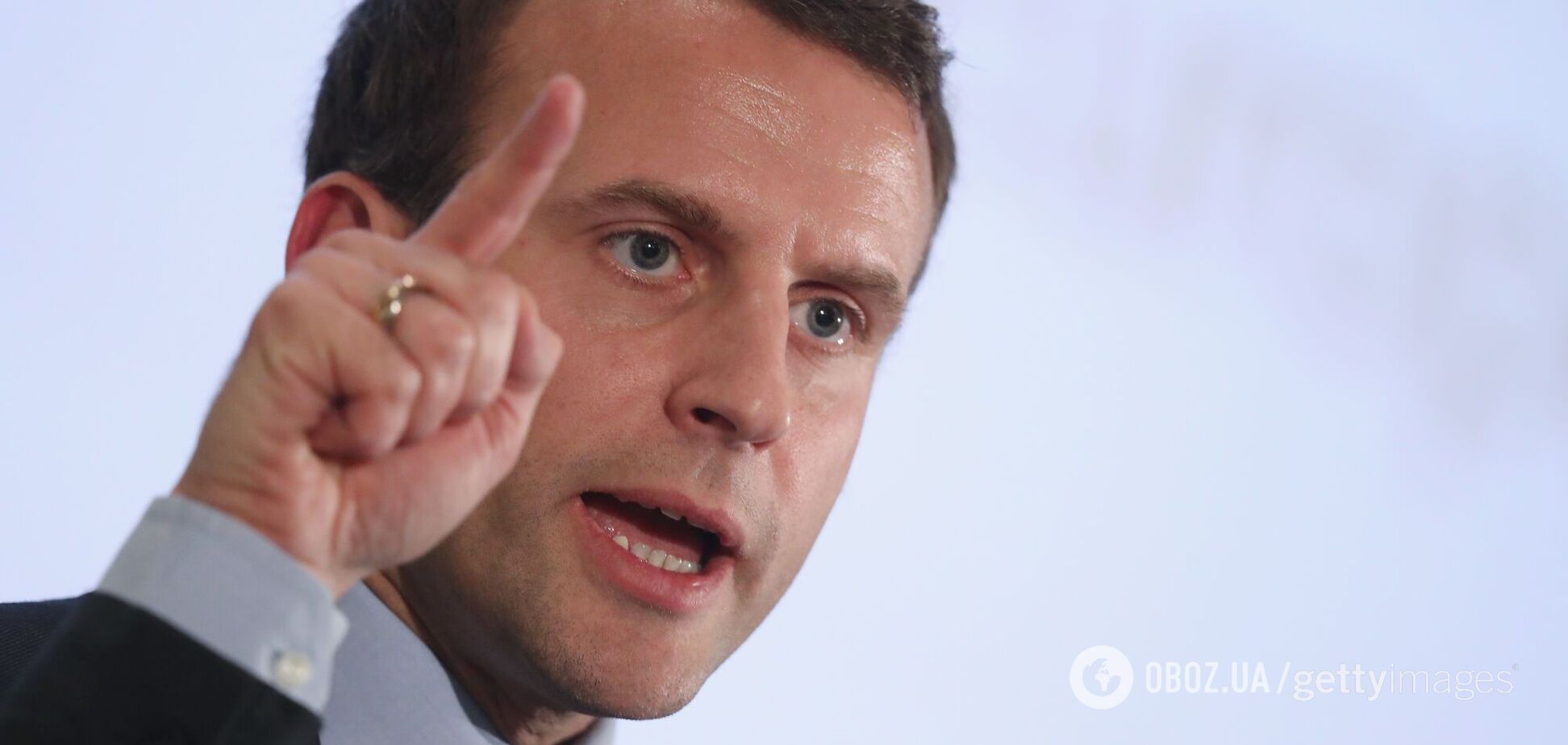 Макрон обвинил РФ и Китай в развязывании 'войны нового типа' за вакцины от COVID-19