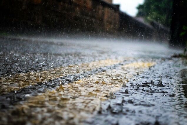 В Украину ворвутся дожди: синоптики уточнили, где в воскресенье испортится погода. Карта