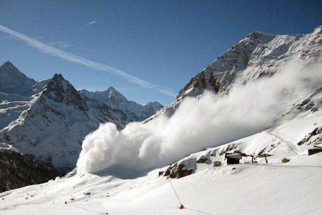В Карпатах объявили об опасности схода лавин. Фото