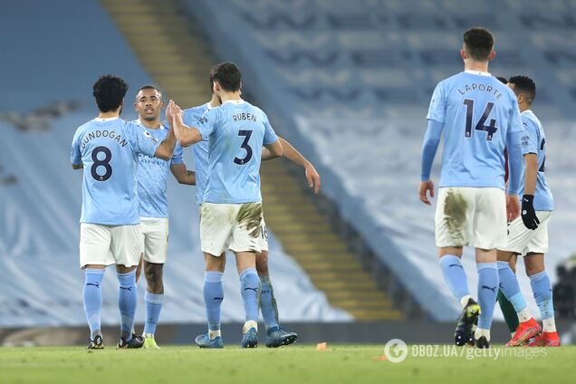 Игроки 'МанСити' празднуют гол