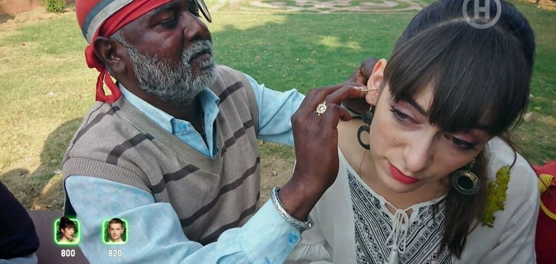 Українська ведуча працювала чистильницею вух в Індії