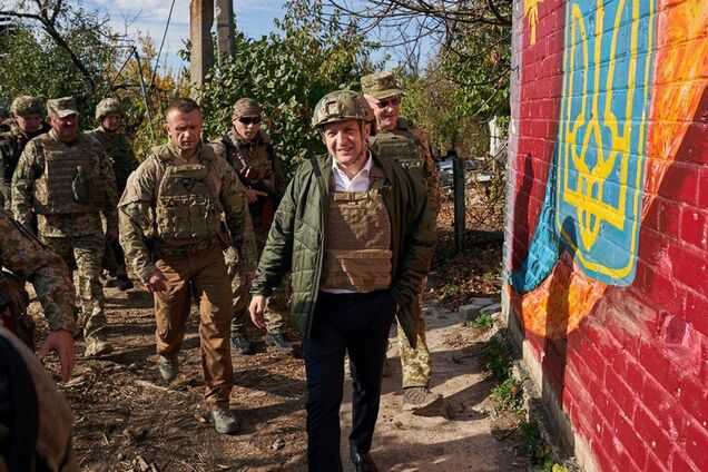 Хомчак: у Зеленского нет проблем дать команду о наступлении