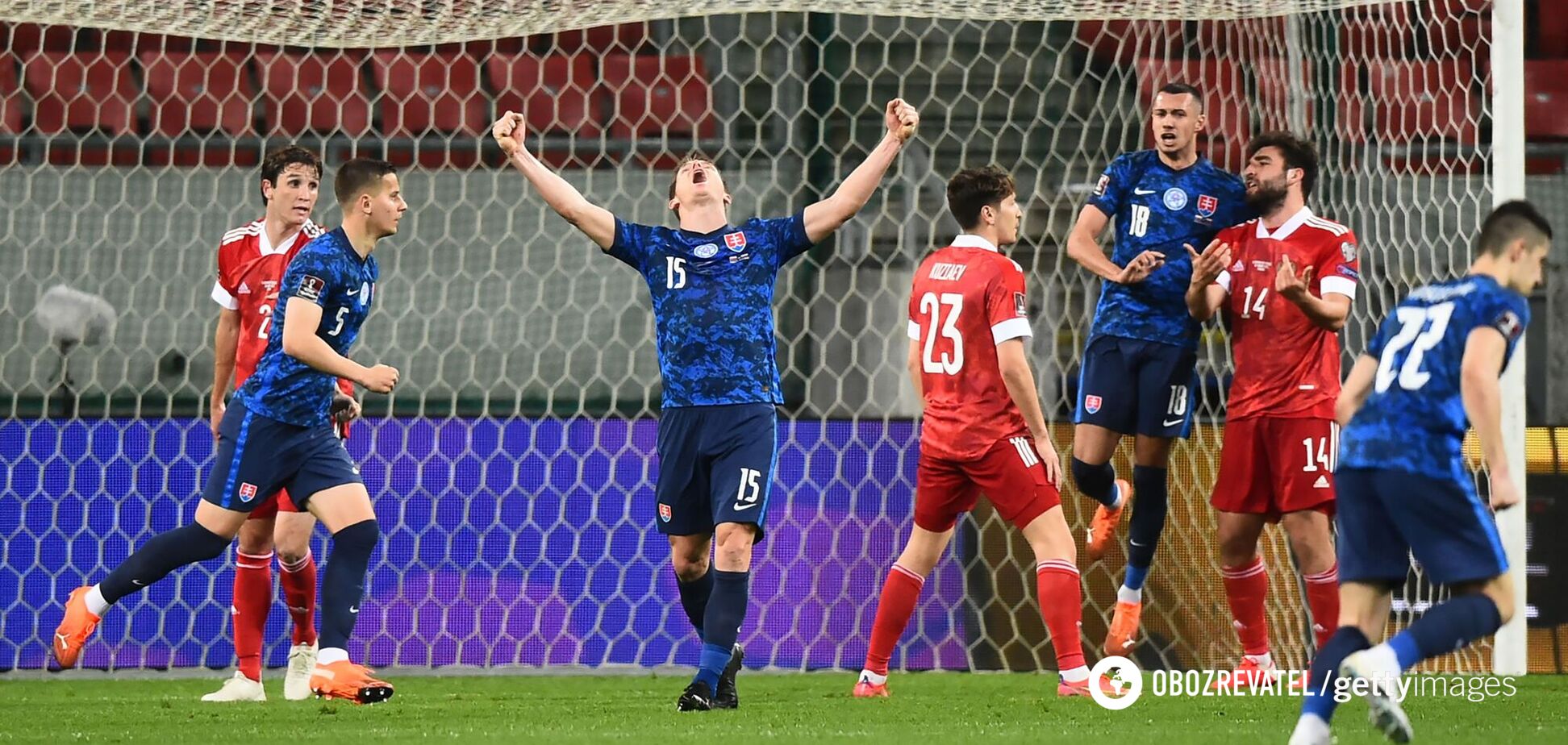 Гравець збірної Словаччини святкує гол