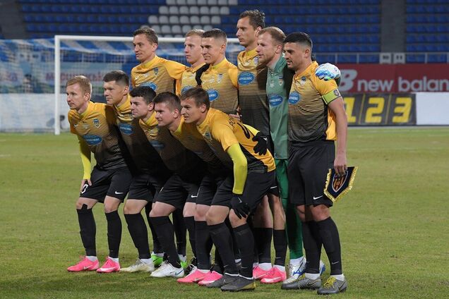 Игроки 'Агробизнеса' перед матчем с 'Шахтером'