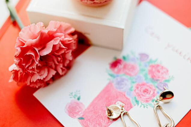 Что подарить на 8 Марта