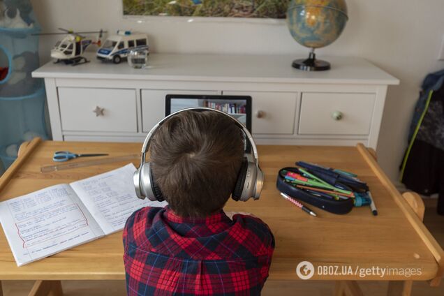 Школы Украины переведут на дистанционное обучение: названы даты и регионы