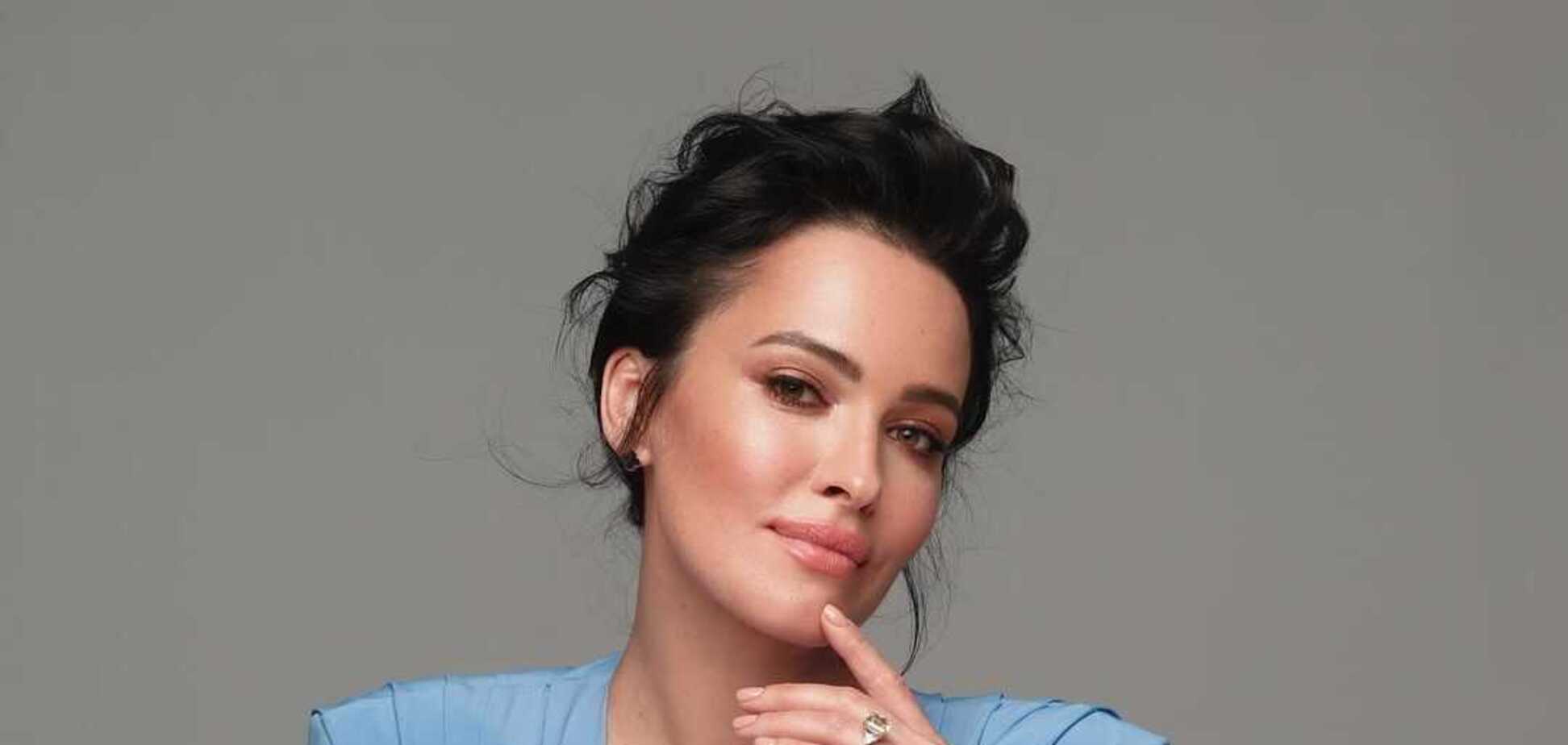 Астаф'єва засвітила пишні груди в сексуальній фотозйомці