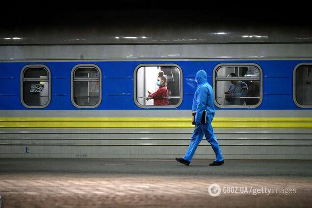 'Укрзалізниця' призначила додаткові поїзди в 'червону' зону Закарпаття. Список