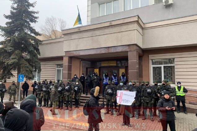 У Києві відбулися сутички поліції з протестувальниками через суд у справі Шеремета