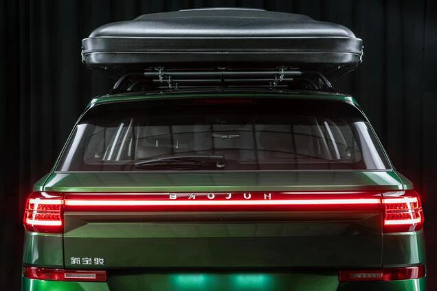 Универсал Baojun RC-5W снабдили палаткой на крыше