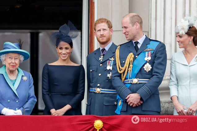 Елизавета II, Меган Маркл, принц Гарри, принц Уильям и Кейт Миддлтон