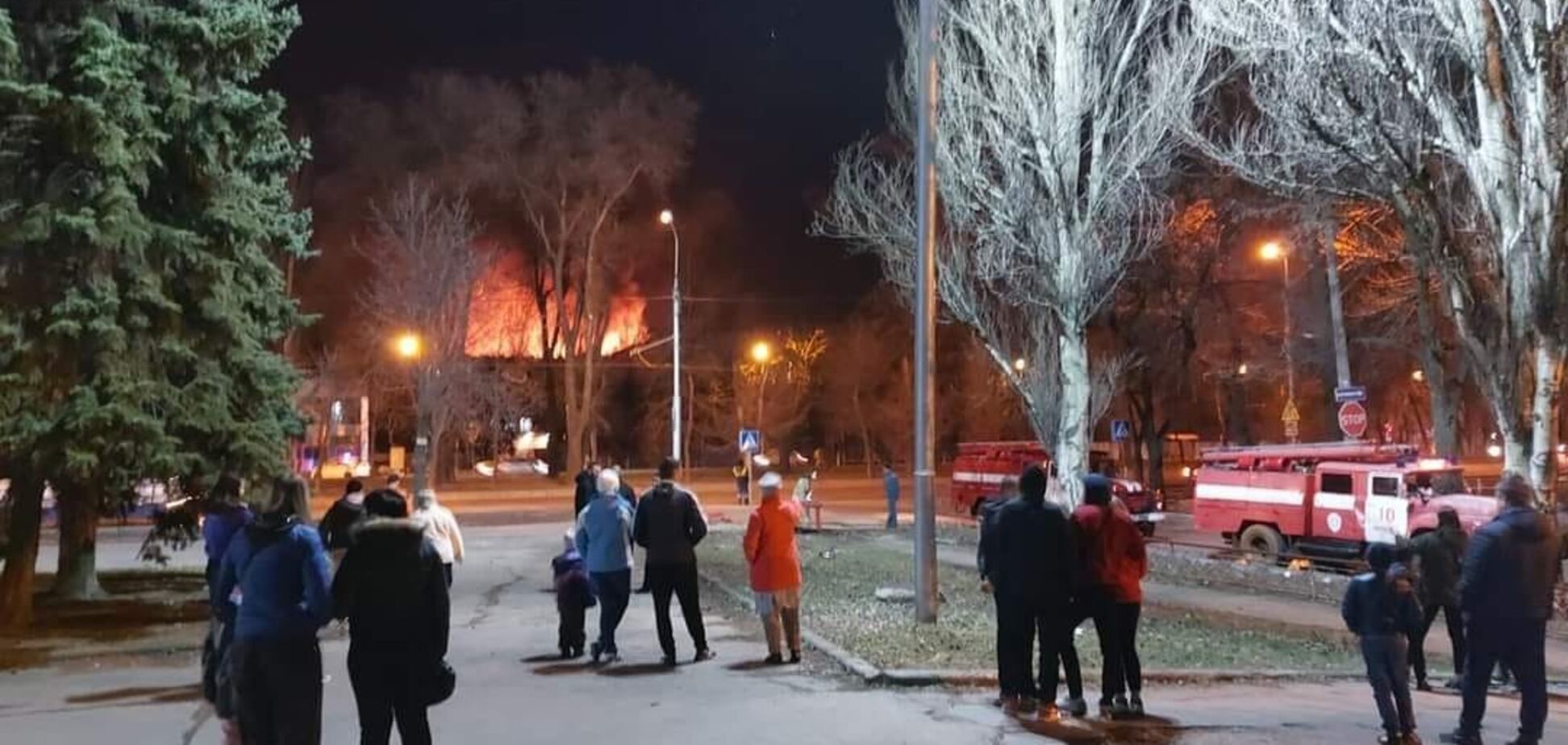 В Донецке вспыхнул пожар и прогремели 'взрывы': в сети написали о ЧП на военной базе